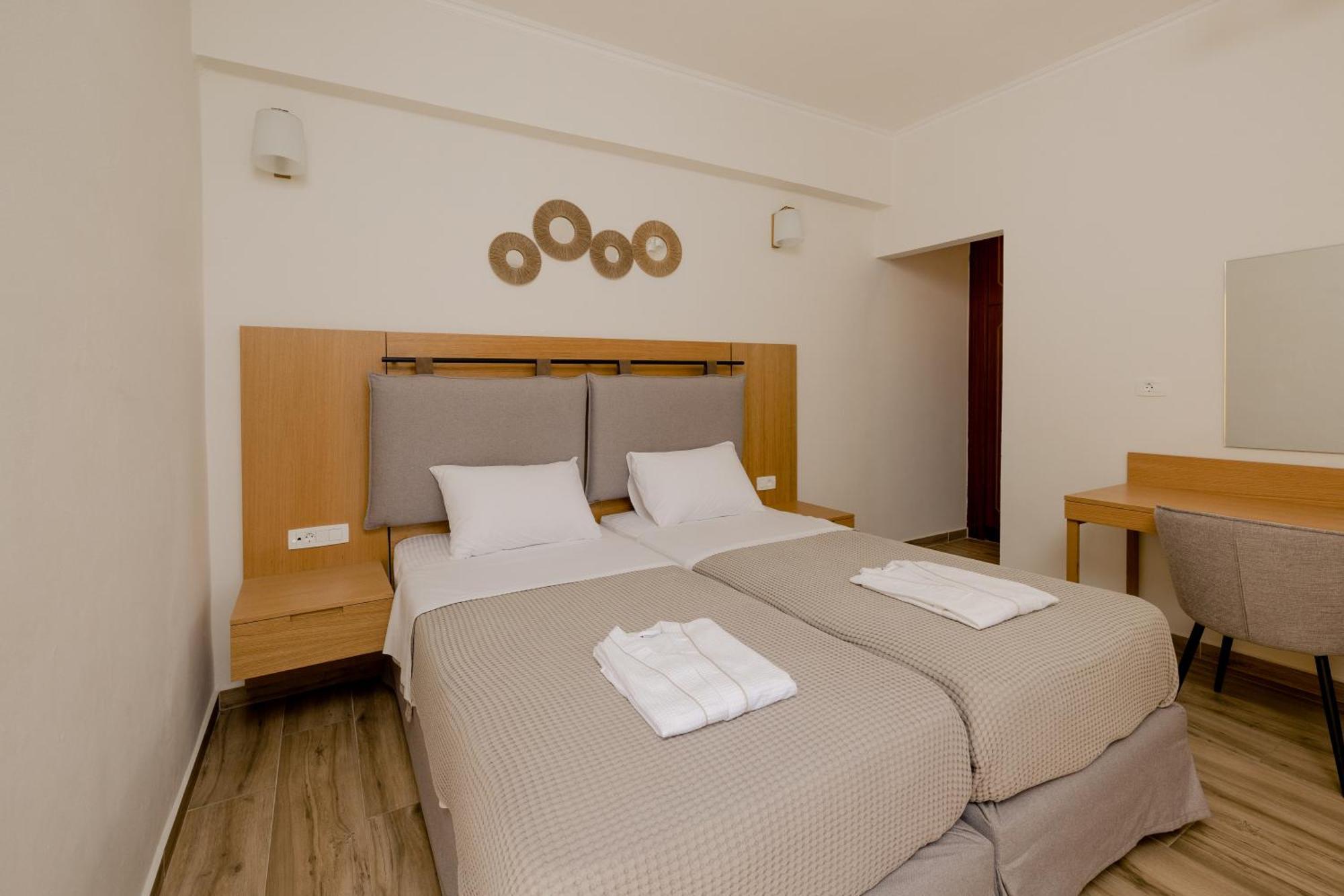 Opera House Hotel Simi Dış mekan fotoğraf