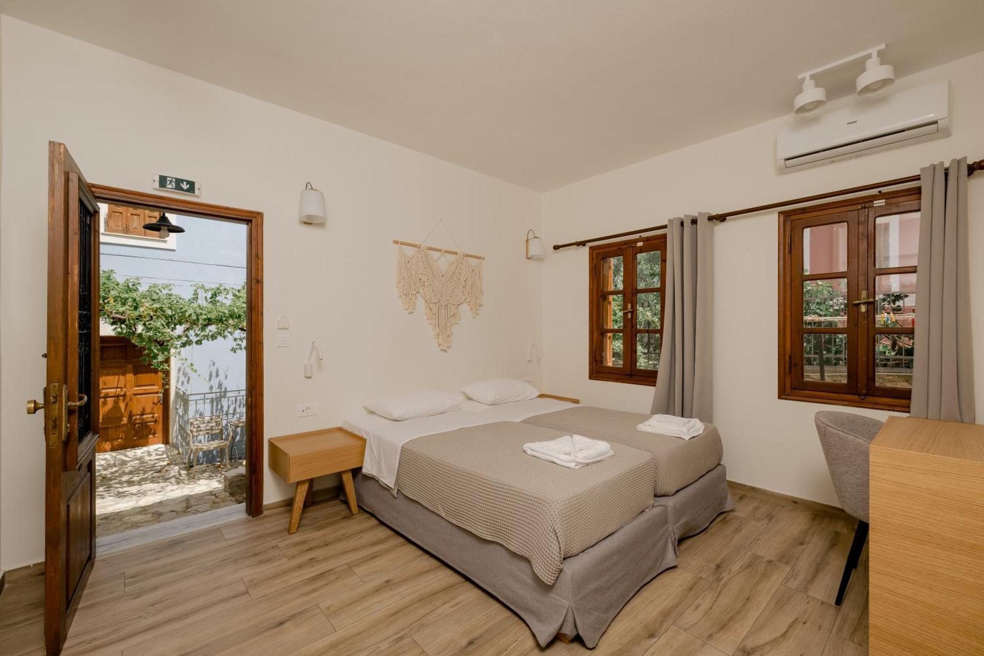 Opera House Hotel Simi Dış mekan fotoğraf