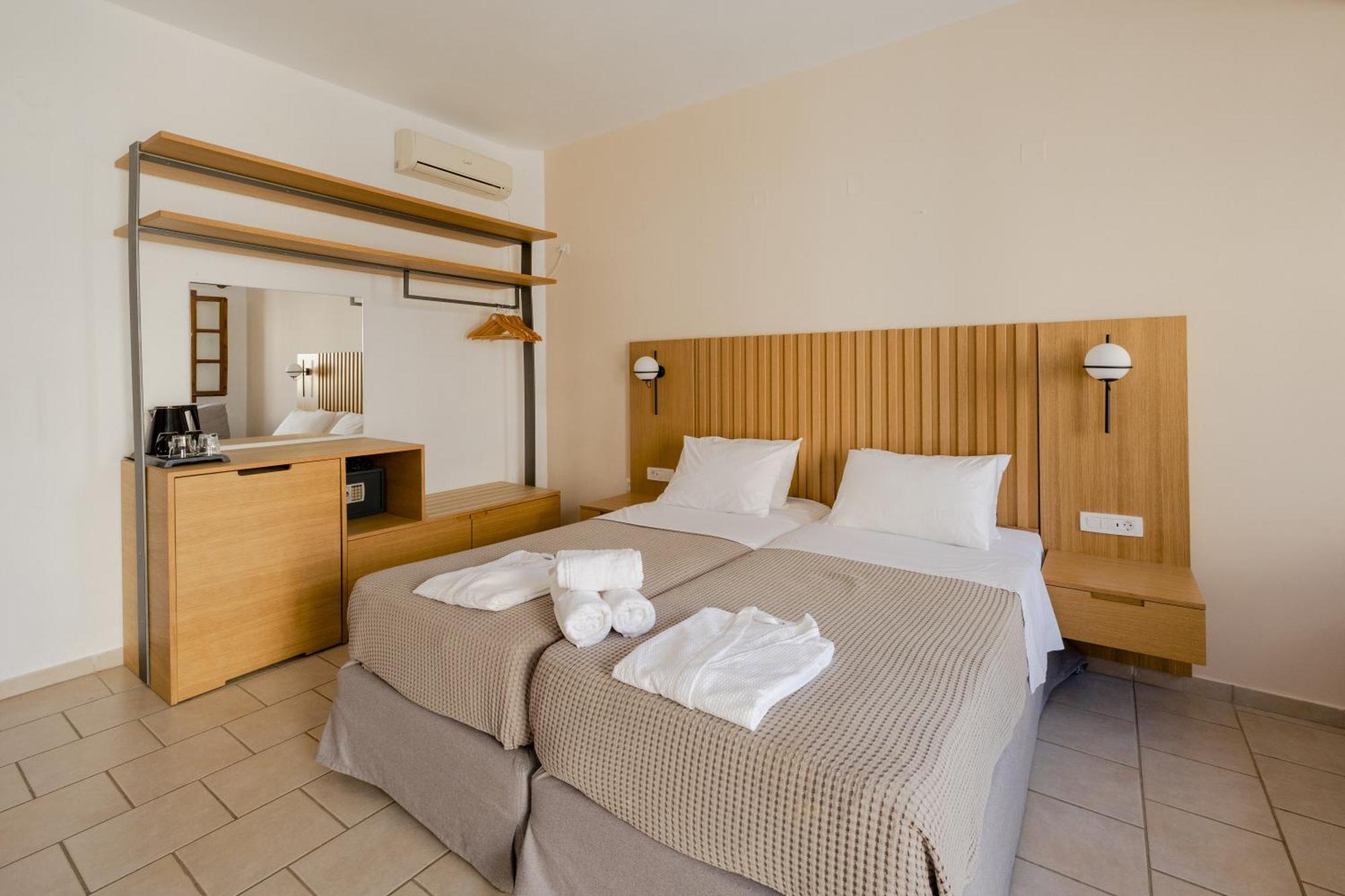 Opera House Hotel Simi Dış mekan fotoğraf